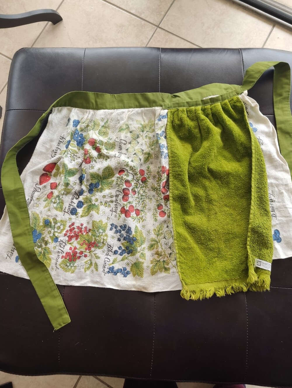 VTG 60s 70s Martex Snap On Towel Apron Fruit Berry Botanical Linen Terry Cloth